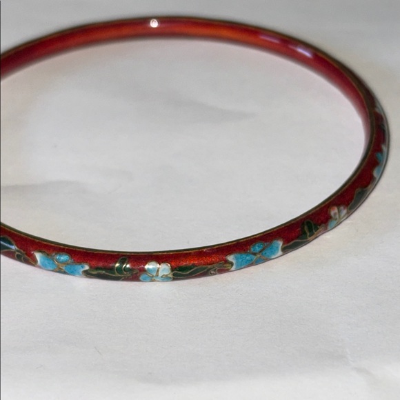 Elegant Red Floral Cloisonné Bangle Bracelet - Picture 2 of 3